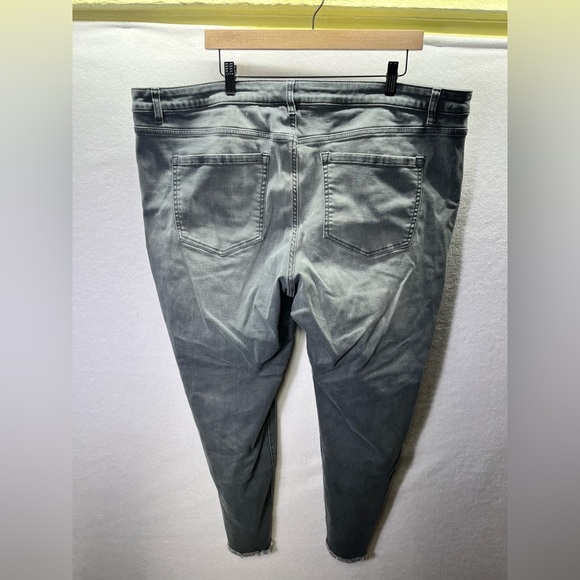 Lane Bryant Skinny Mid Rise Distressed Jeans Womens 24W Plus Gray Frayed 2145 - Picture 8 of 9